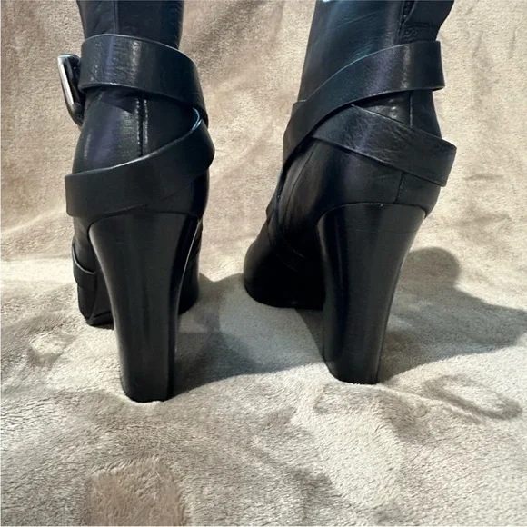 NWOB Belle by Sigerson Morrison Black “Floria" Booties - Picture 4 of 6